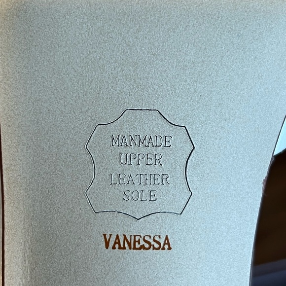 Women’s Embroidery and Beaded Heels - Picture 8 of 10